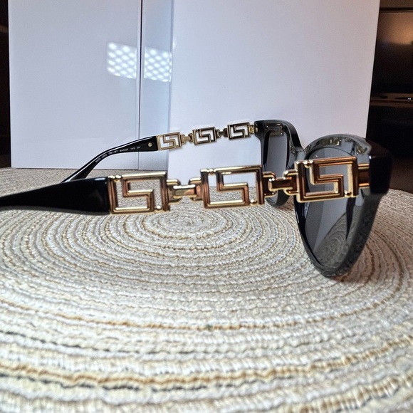 Versace Cat Eye Sunglasses AUTHENTIC - Picture 8 of 12